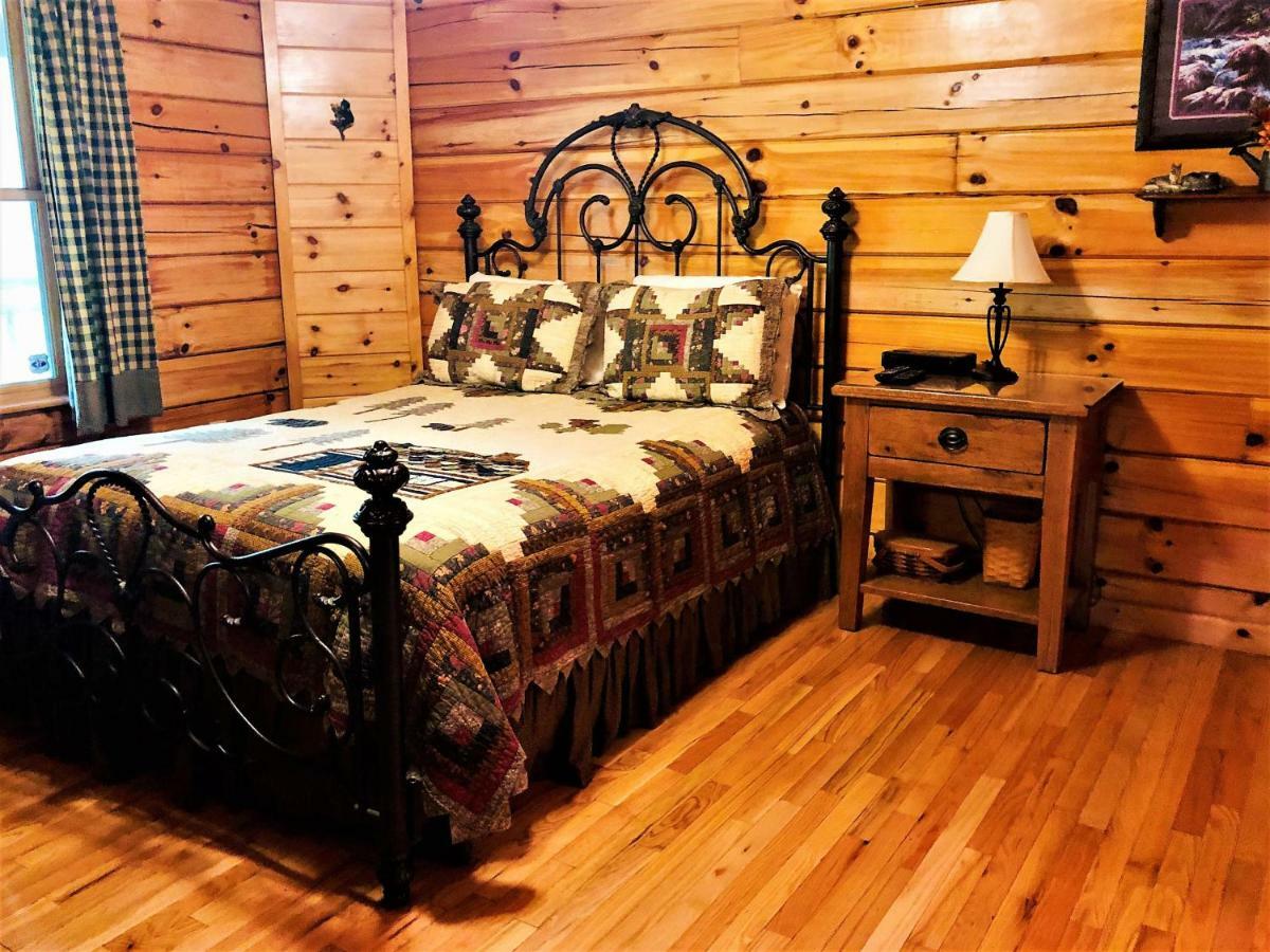 Bear Pleasures Cabin Villa Gatlinburg Eksteriør bilde